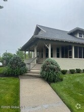 Building Photo - 44 Elliot Rd