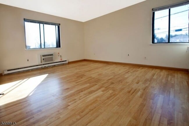 Building Photo - 730 Mill St
