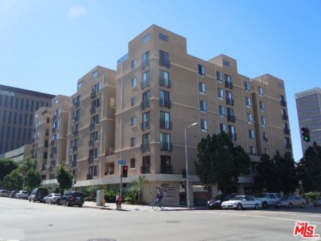Primary Photo - 625 S Berendo St