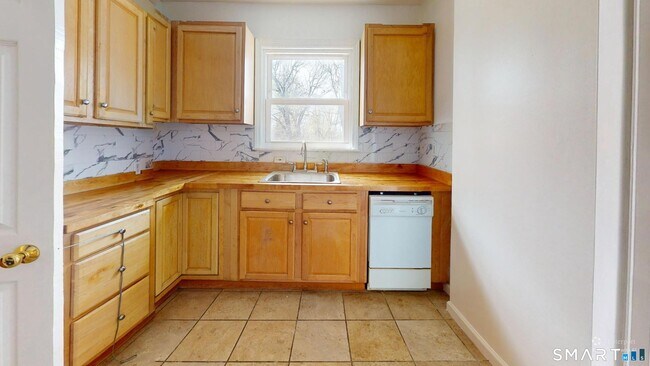 Foto del edificio - 638 Prospect St