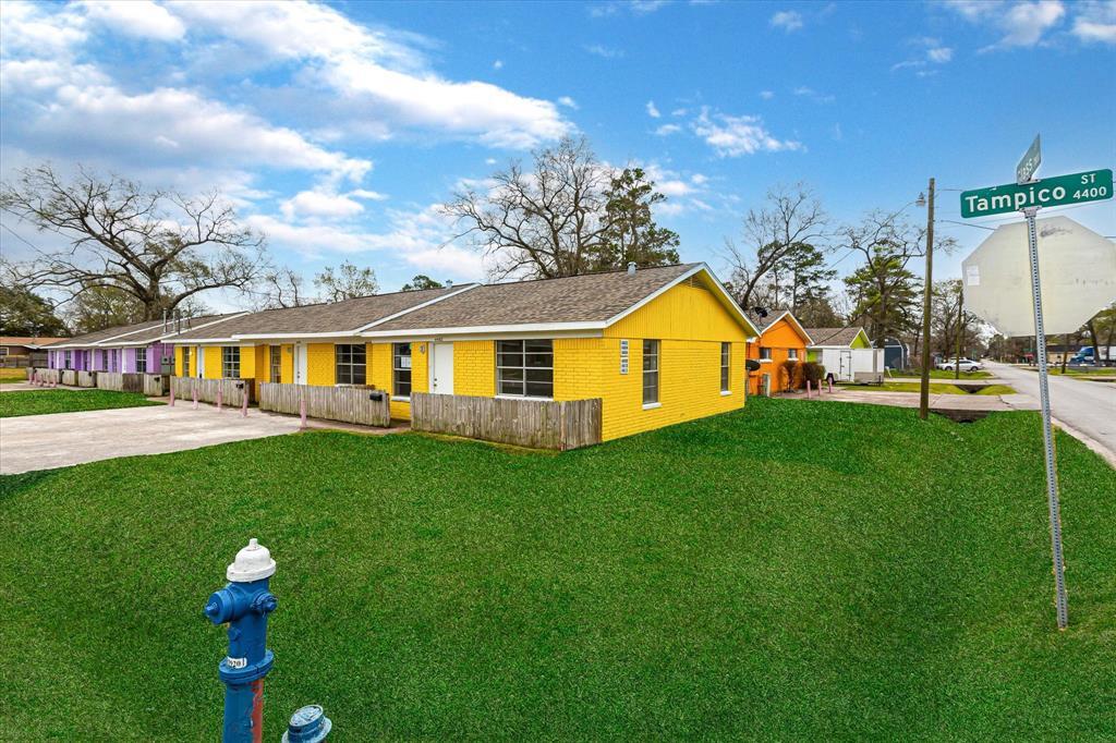 Primary Photo - 4402 Tampico St