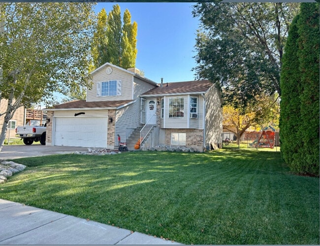 Building Photo - 2493 1850 N St