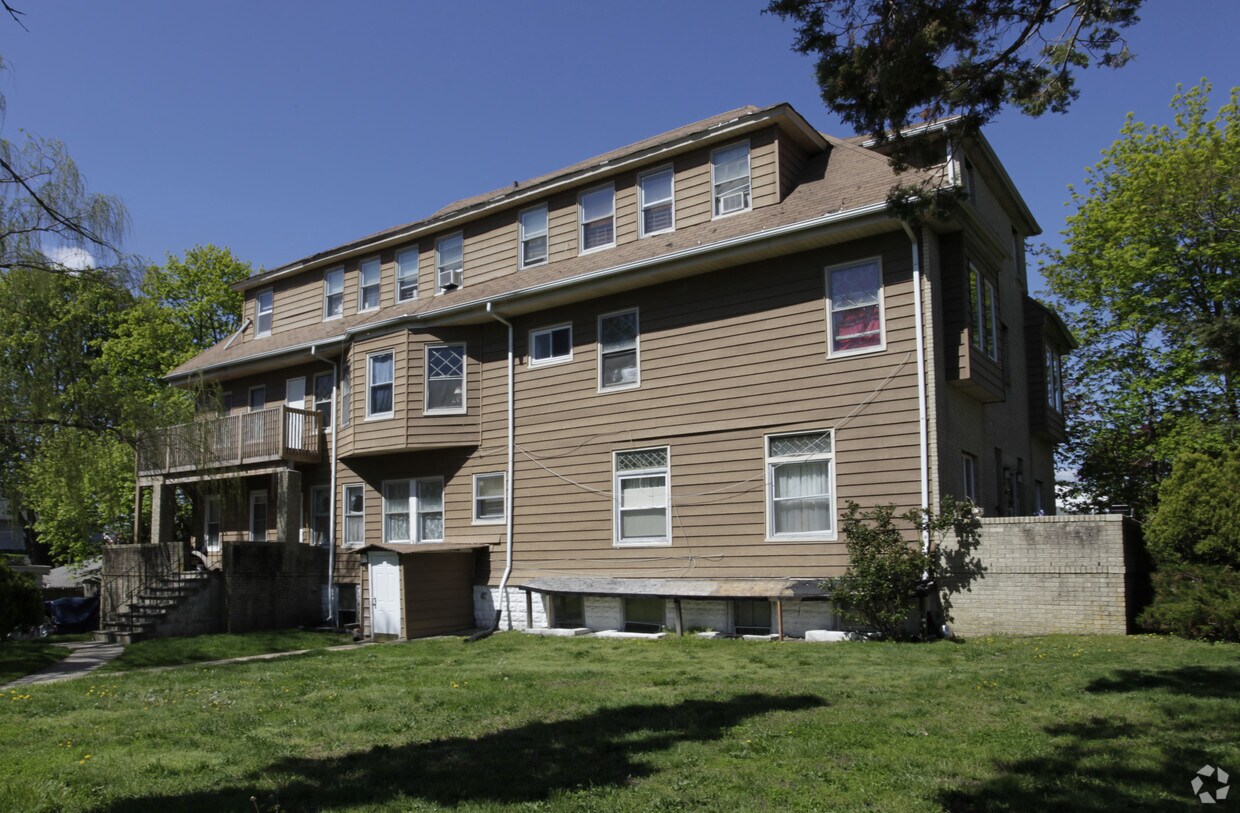Building Photo - 96 Neptune Ave