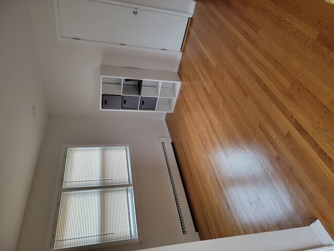 Foto del edificio - 8027 Knox Ave