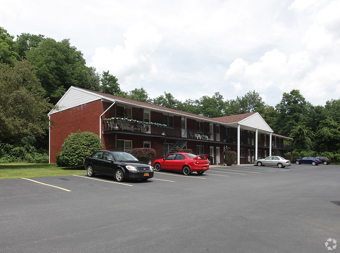 Apartments at 532 Sacandaga Rd - 532 Sacandaga Rd