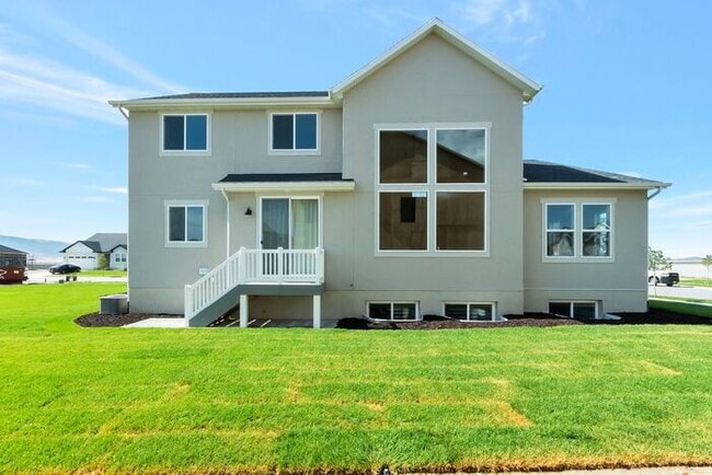 Foto del edificio - SPECTACULAR VIRTUALLY NEW HOME IN SOUGHT A...