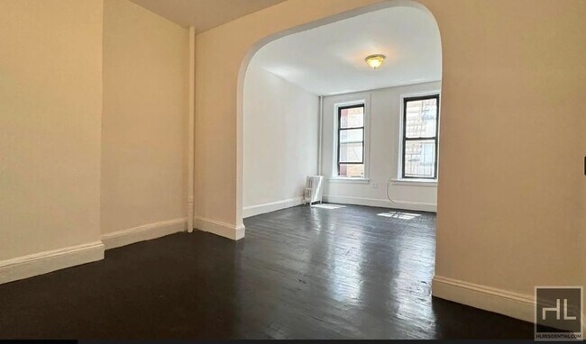 Building Photo - EAST 70 STREET