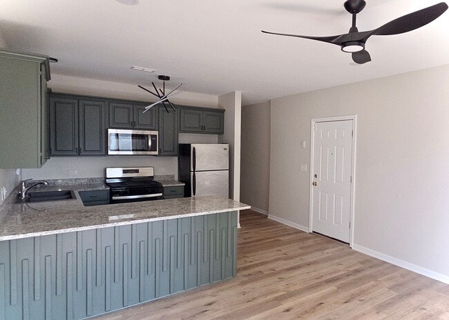 Building Photo - 6439 S St Lawrence Ave