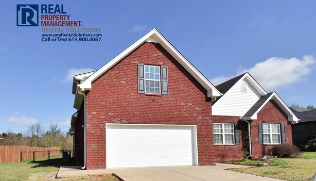 Building Photo - Lovely all brick home in Christiana! Attac...