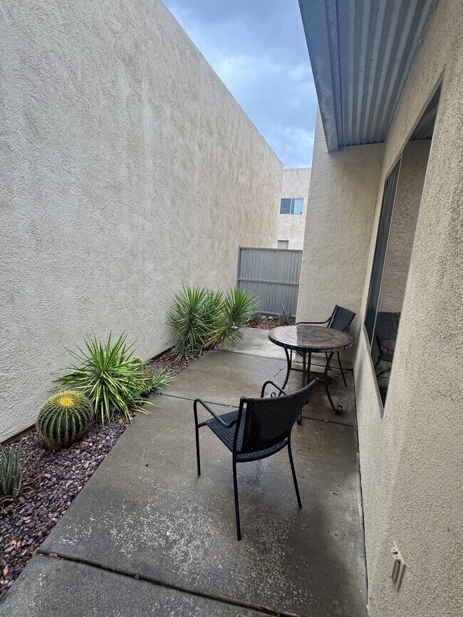 Foto del edificio - 2435 N Silver Mosaic Dr