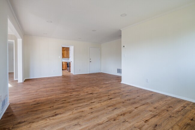Foto del edificio - 1002 Woodbine Rd