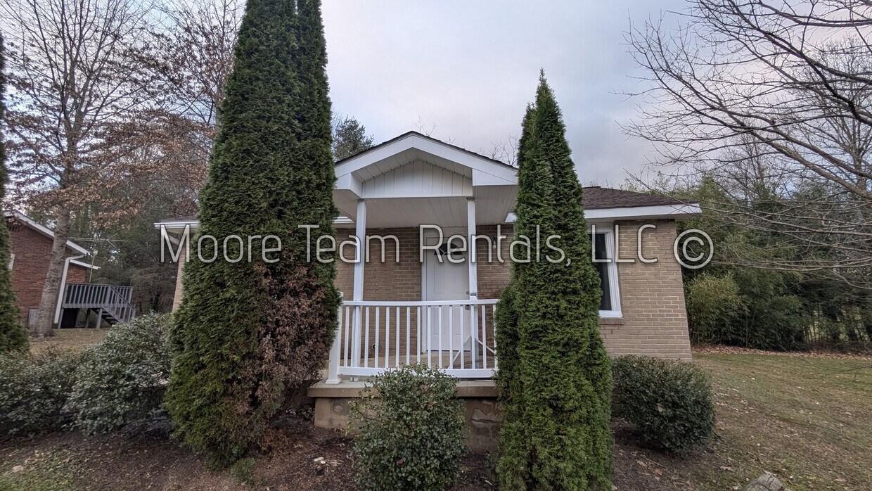 Foto principal - Cozy 1-Bed, 1-Bath Home w/ Laundry Hookups!