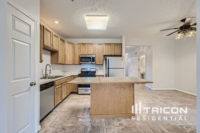 Foto del edificio - 8384 Frostwood Dr