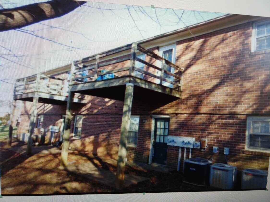 Building Photo - 51 Blue Dr