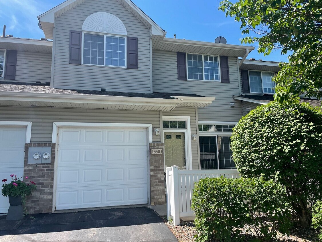 15503 Way, Apple Valley, MN 55124 Townhome Rentals in Apple