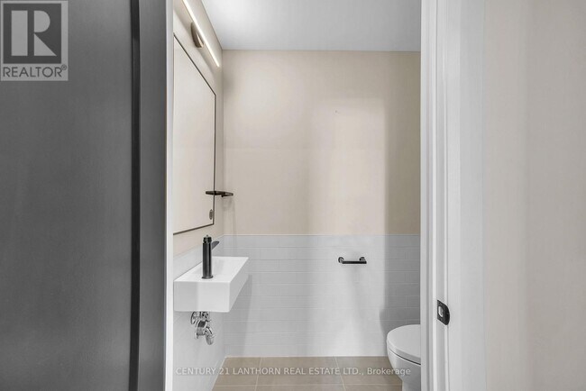 Building Photo - 38 Front St