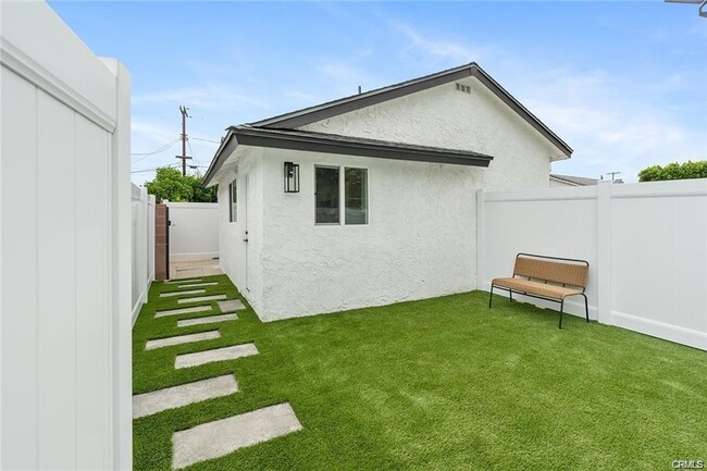 Building Photo - 19853 Bassett St