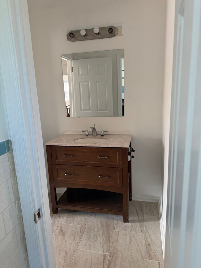 Foto del edificio - Charming 4-Bedroom, 1.5 Baths Home in Prime Absecon Location