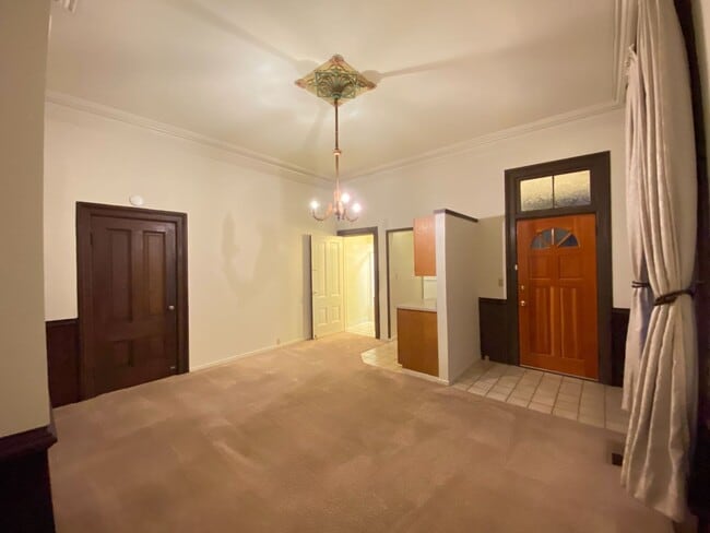 Building Photo - 190 W K St