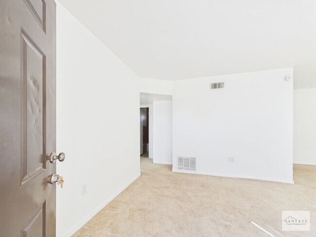 Foto del edificio - Cute Centrally Located Single Family Home Available Now!