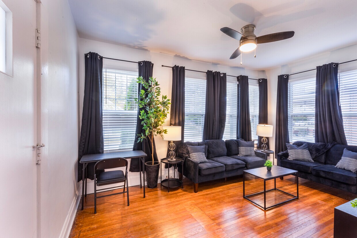 Foto principal - 2262 Yale Ave