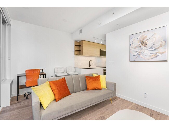 Photo du bâtiment - 13428-13105 105 Ave