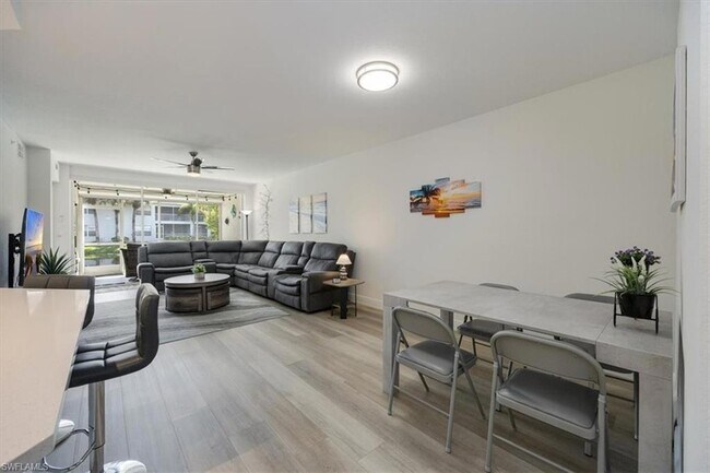 Foto del edificio - 6914 Satinleaf Rd N