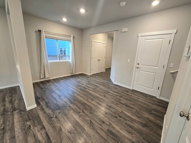 Building Photo - 3 Bedroom 2.5 Bath Home in Stanwood - Pet Friendly!