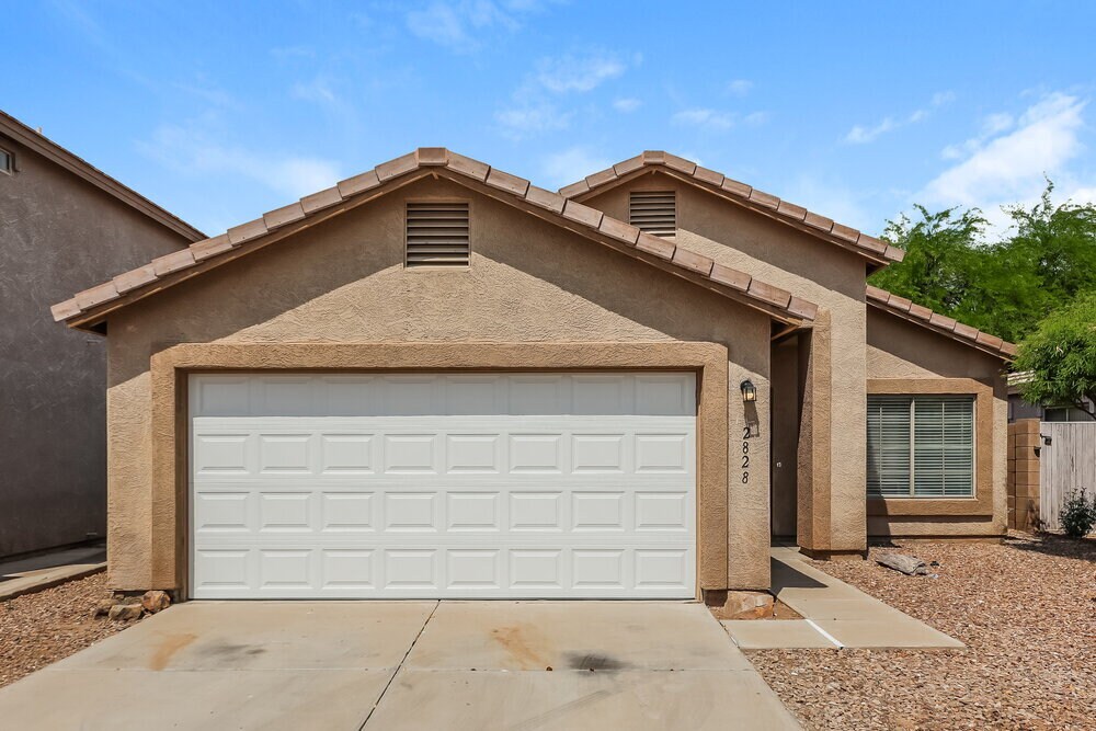 Foto principal - 2828 S 65th Ave