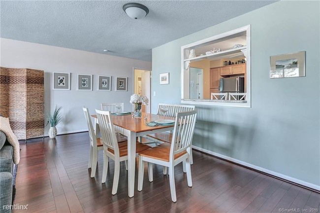 Building Photo - 1 br, 1 bath - 1460 Elm St
