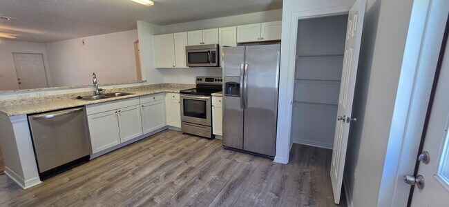 Building Photo - 2135 19th Ave SW