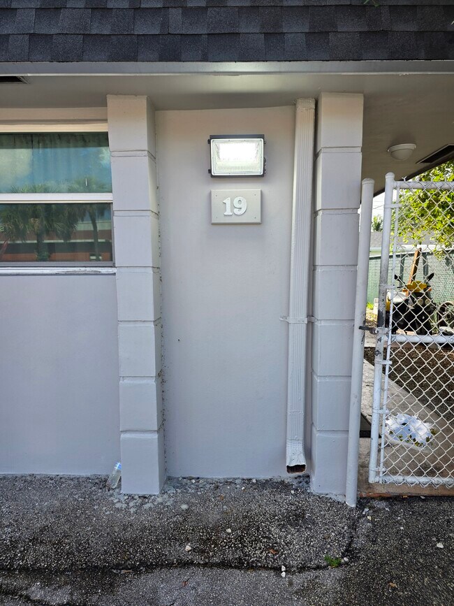 Foto del edificio - 19 SW 14th St