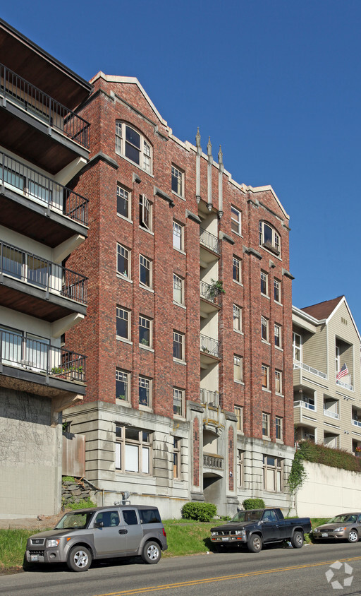 Building Photo - Broadway Apartments