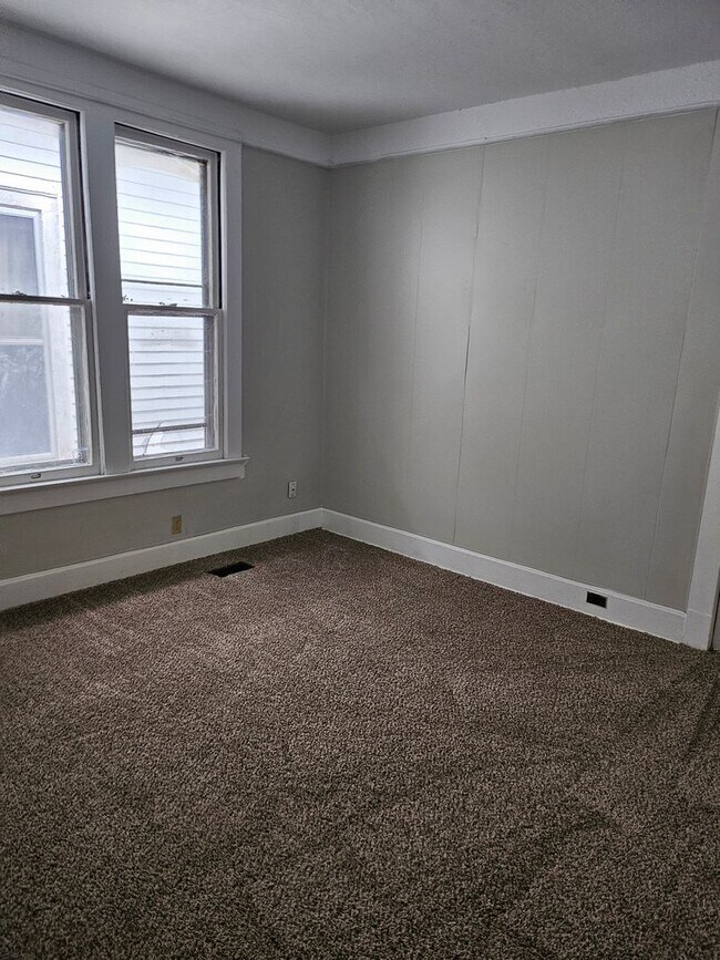 Foto del edificio - Remodeled 2 Bed house Available Now