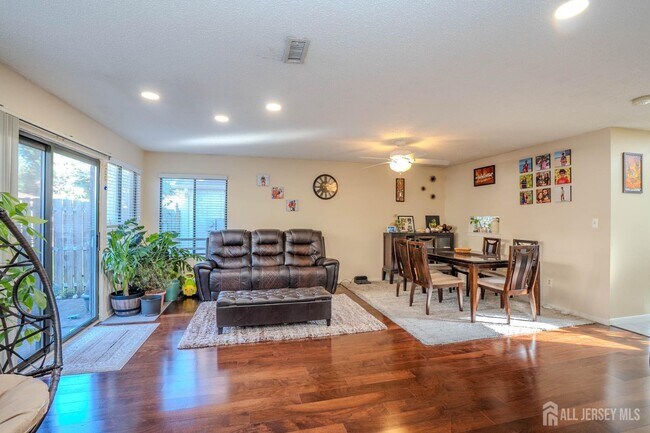 Foto del edificio - 58 Park Gate Dr