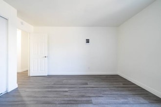 Building Photo - 343 Autumn Dr