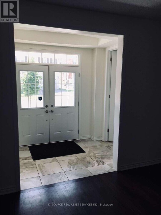 Photo du bâtiment - 459 Equestrian Way