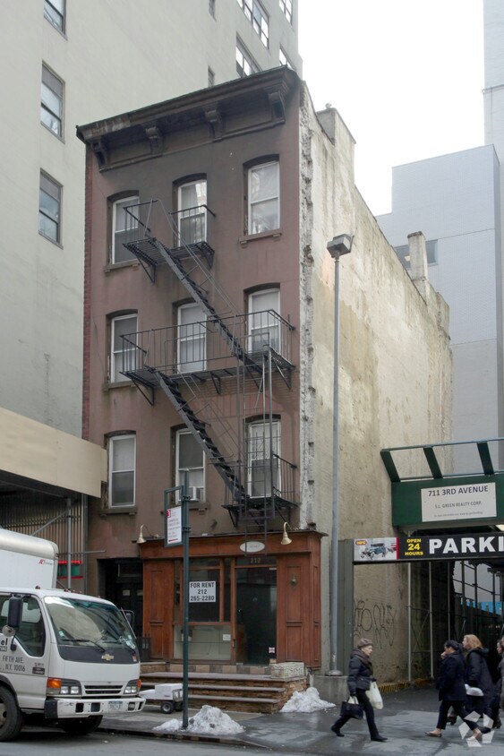 Primary Photo - 212 E 45th St