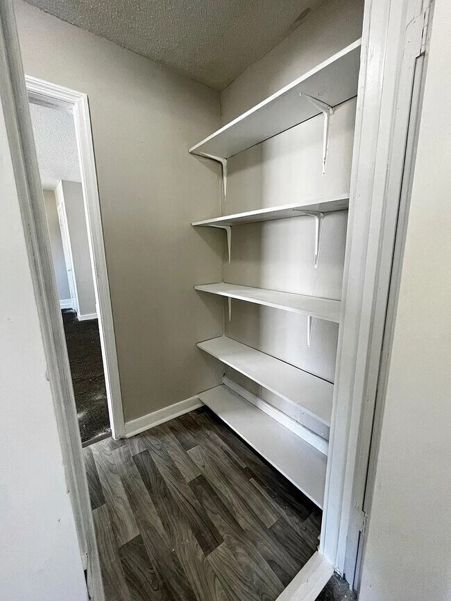 Foto del edificio - 328 N 13th St