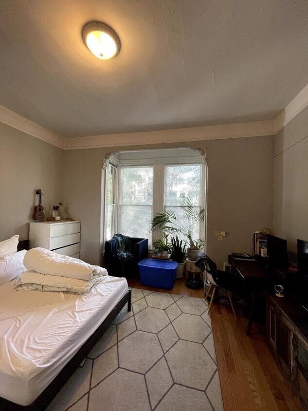 Primary Photo - bedroom in San Francisco CA 94103