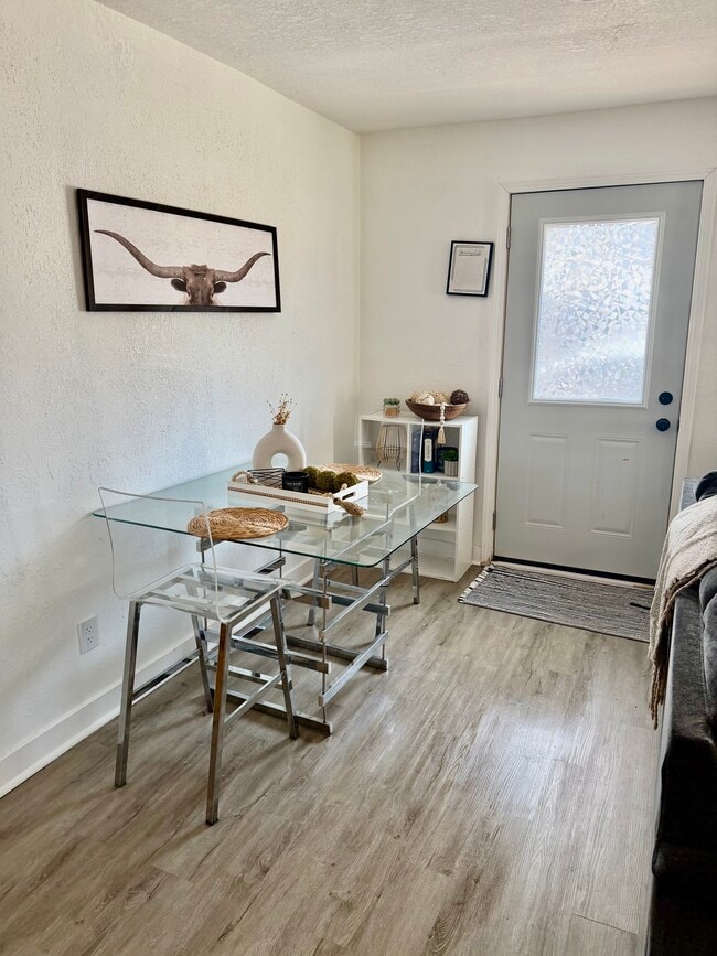 Foto del edificio - 2935 W Madison St