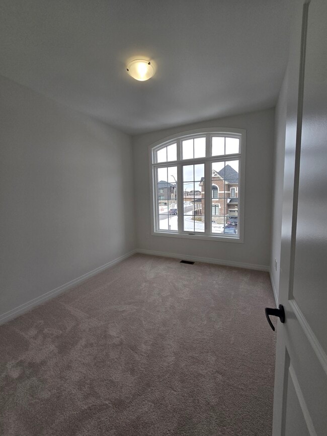 Building Photo - 45 Auckland Dr