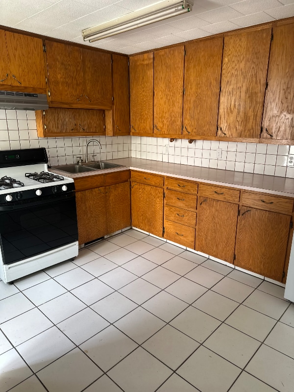 Primary Photo - 426 Silver St