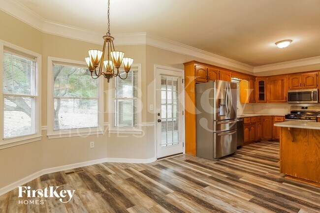 Building Photo - 6504 Hemlock St