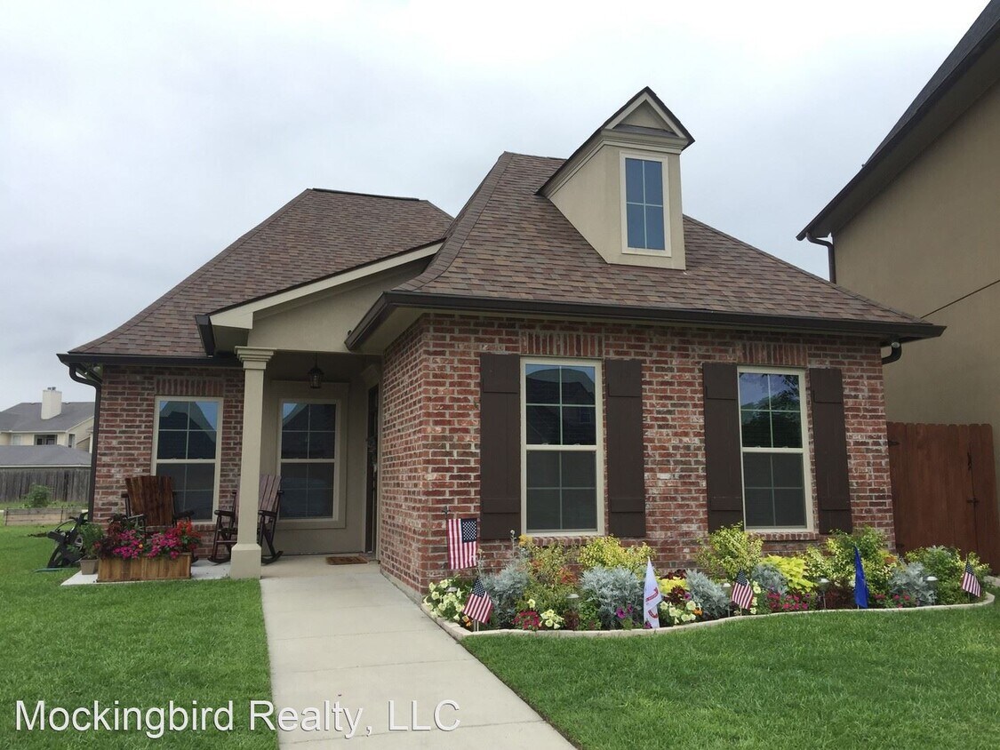 Primary Photo - 3 br, 2 bath House - 2703 E. Crescent Cove