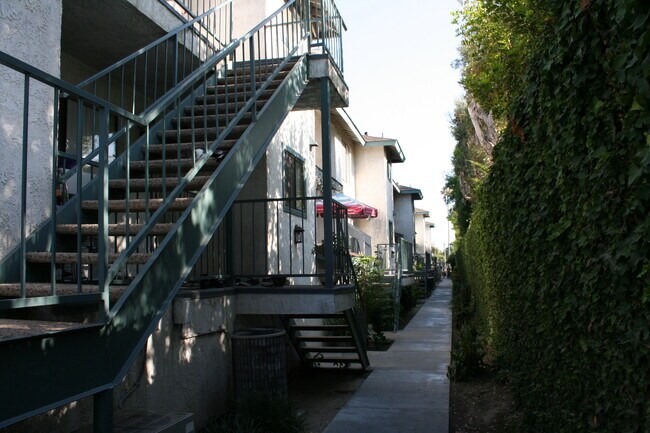 Foto del edificio - 3633 W Ball Rd