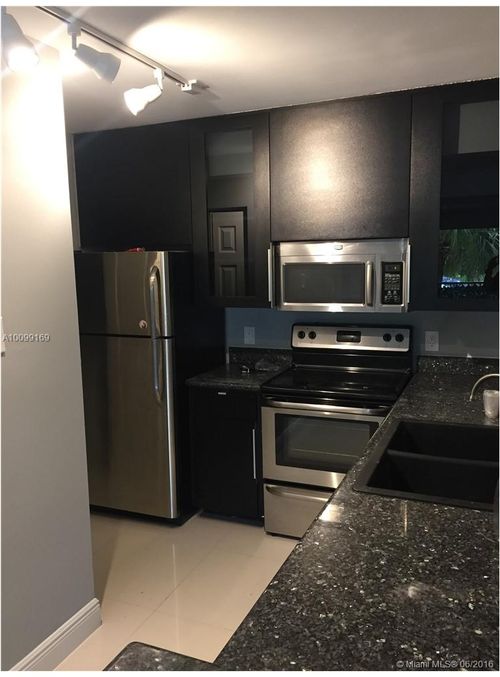 Foto del edificio - 640 S Park Rd