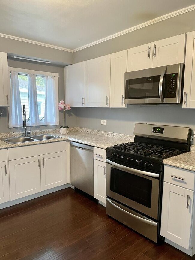 Foto del edificio - 420 Indianwood Blvd