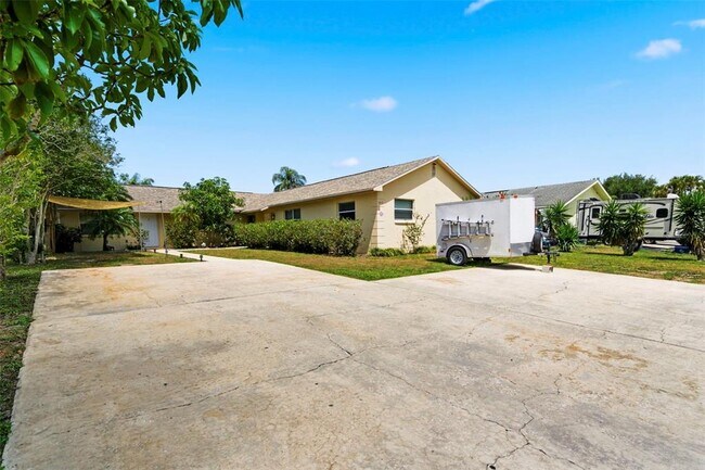 Building Photo - 3052 Park Ln