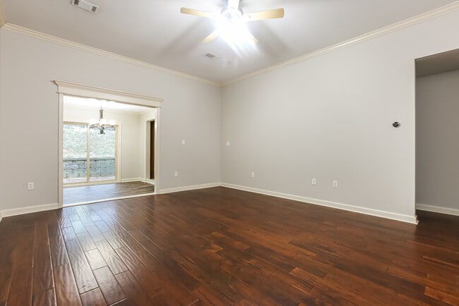 Foto del edificio - 2995 Wild Berry Dr
